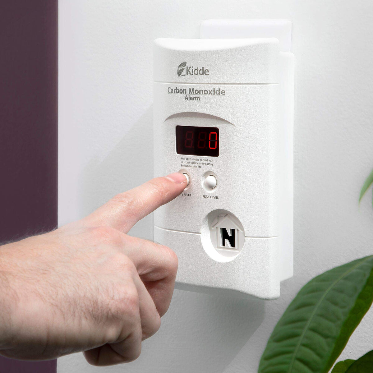 Carbon Monoxide Detector, Plug-In with Digital Display S13980